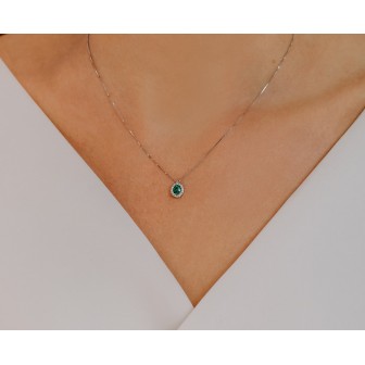 Girocollo smeraldo e diamanti GLB 1158 indossato