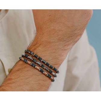 Bracciale acciaio Comete district indossato