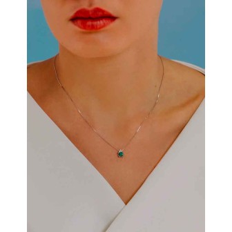 Girocollo smeraldo GLD 1382 indossato