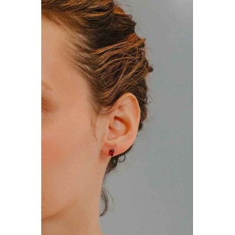 Orecchini rubini labgrown indossati ORB 1073